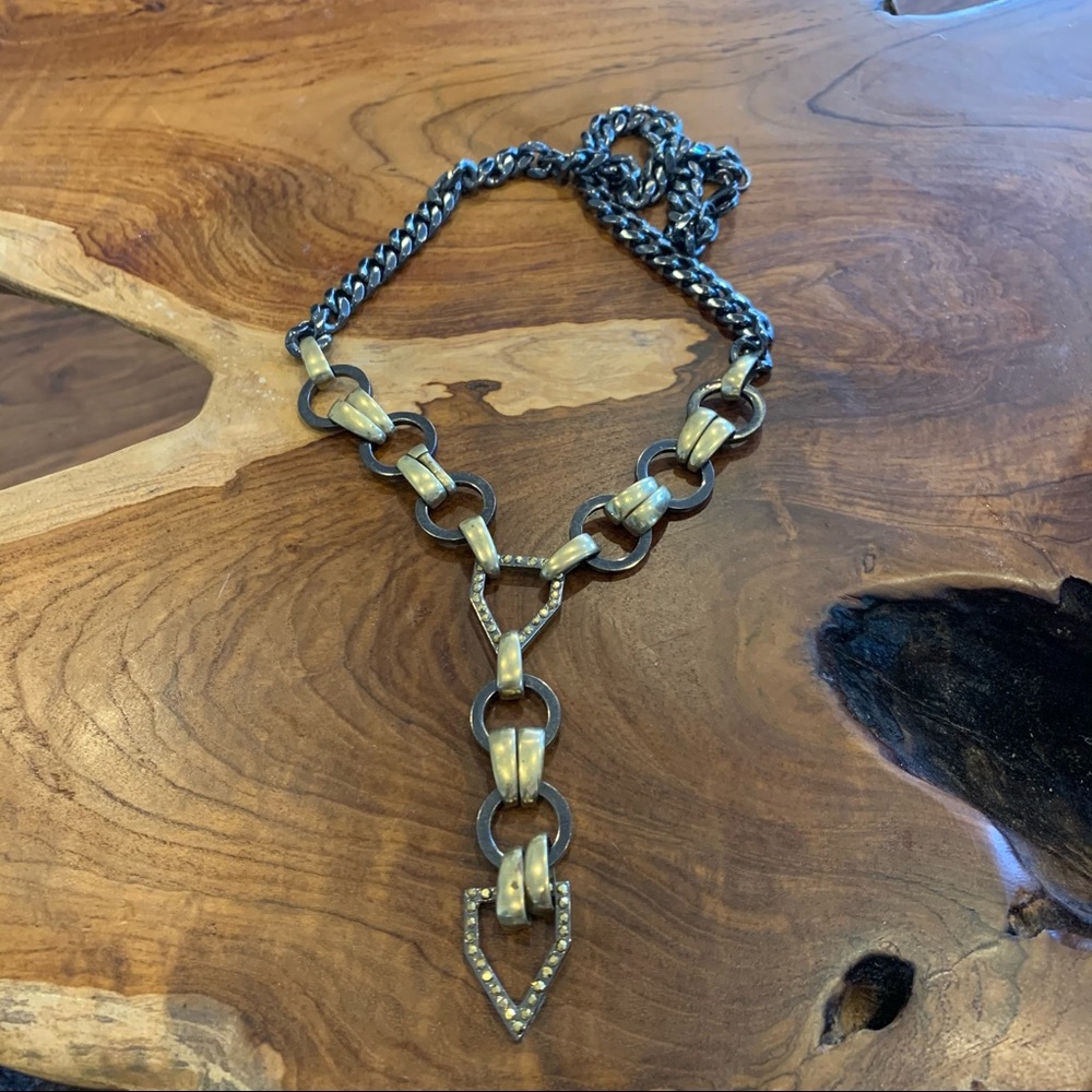 Fallon striking necklace with Swarovski accents - Picture 6 of 7